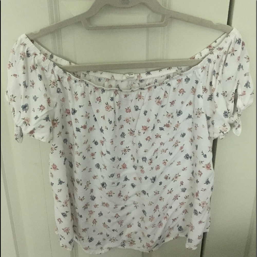 Garage cute off the shoulder shirt